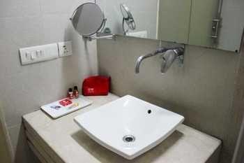 Oyo Premium Rajouri Garden Janta Market New Delhi Eksteriør billede