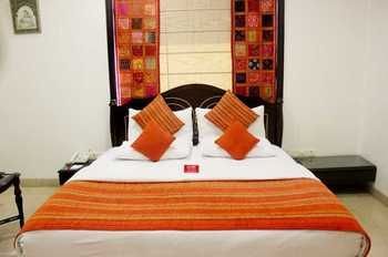 Oyo Premium Rajouri Garden Janta Market New Delhi Eksteriør billede